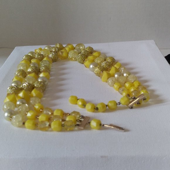 Eye catching, Vintage Triple Strand,Yellow & Gold Beaded Western Germany Stamped - Picture 8 of 8
